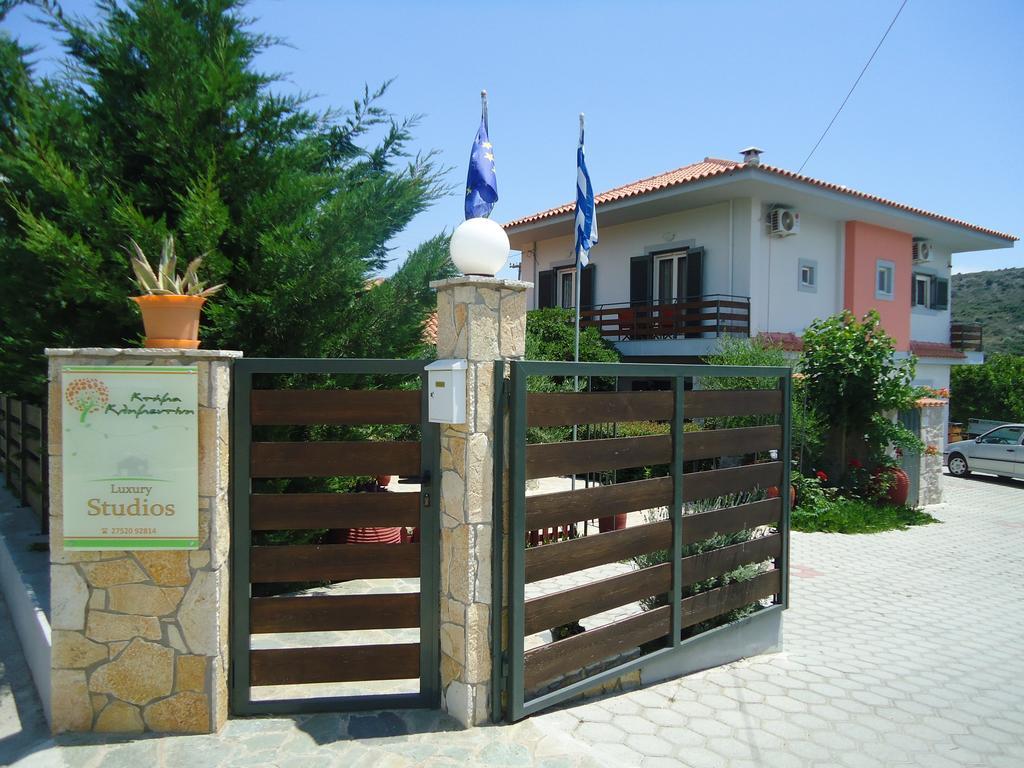 Ktima Klimentini Apartment Vivári Стая снимка