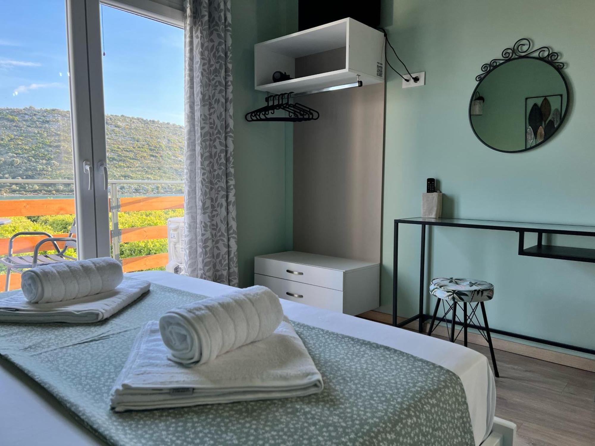 Ktima Klimentini Apartment Vivári Екстериор снимка