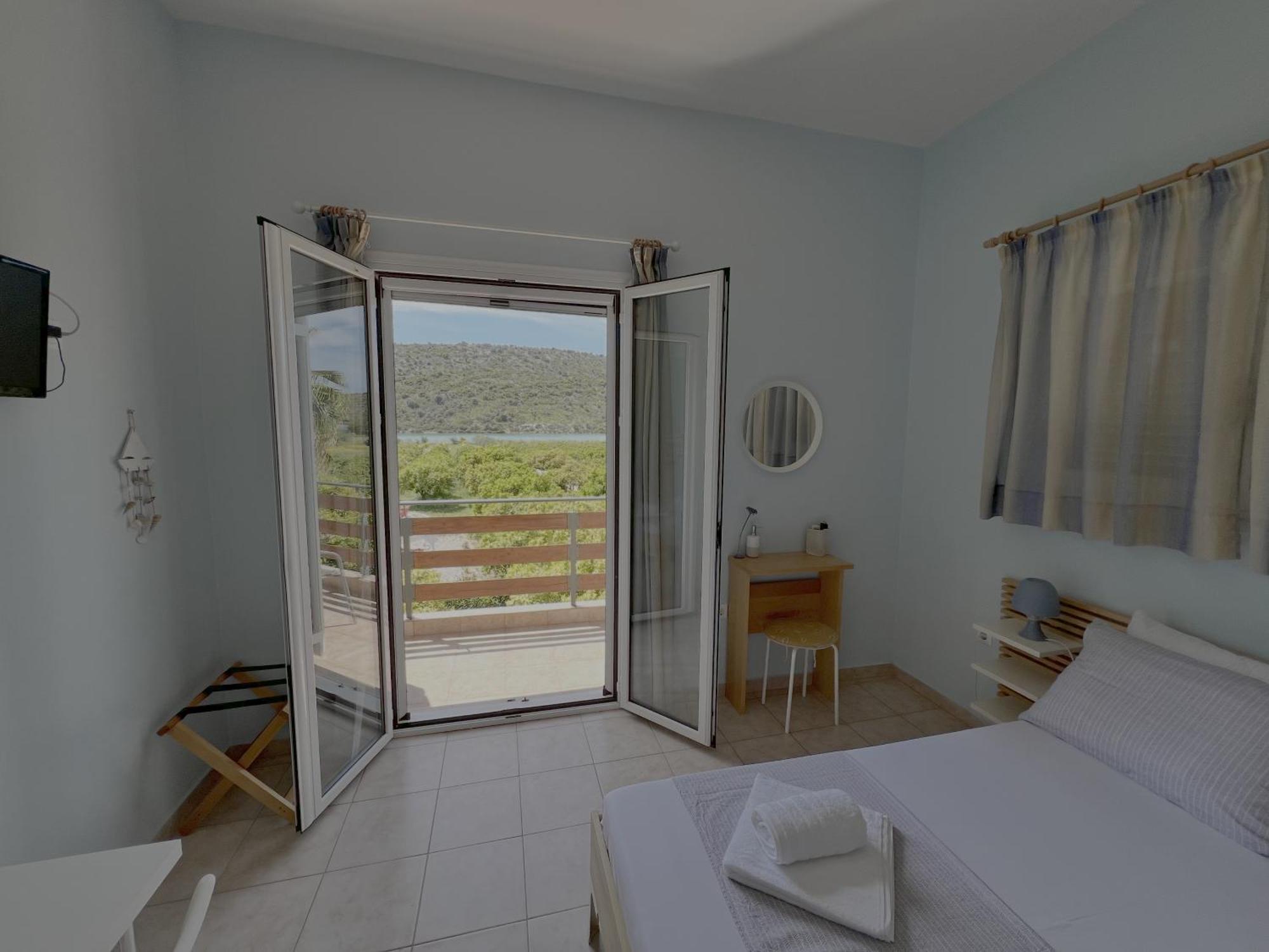 Ktima Klimentini Apartment Vivári Екстериор снимка